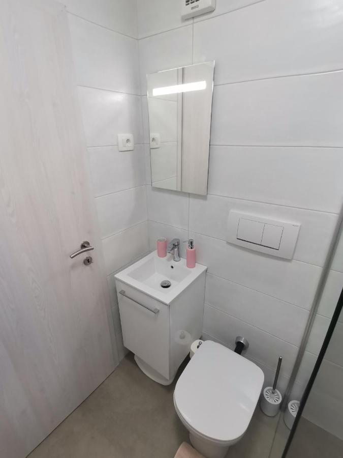 Apartma Vrtnica